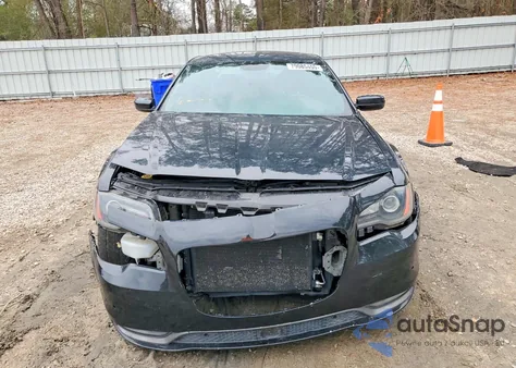 2014 Chrysler 300 S z USA, uszkodzony, nr VIN 2C3CCABG2EH276188